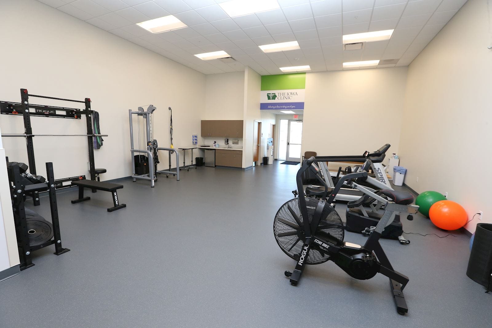 Waukee Alice's Road Physical Therapy Room