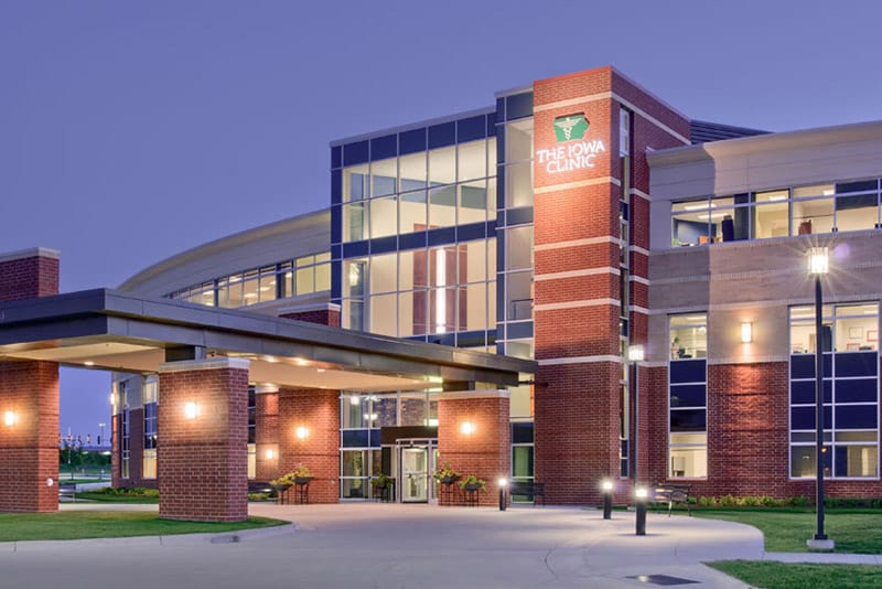 The Iowa Clinic Urgent Care Entrance